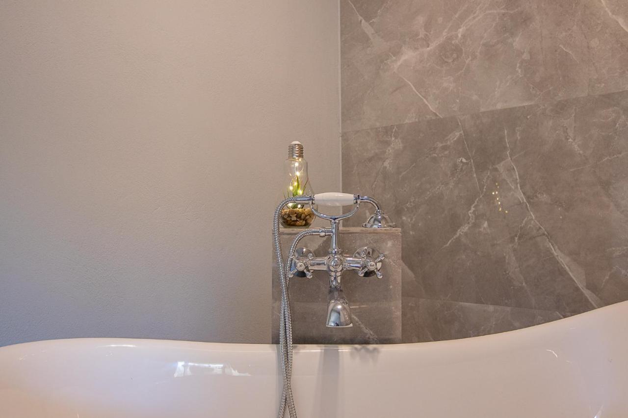 Georgianna'S Suite With Private Pool , 'Greysuite' Kómboi Eksteriør bilde